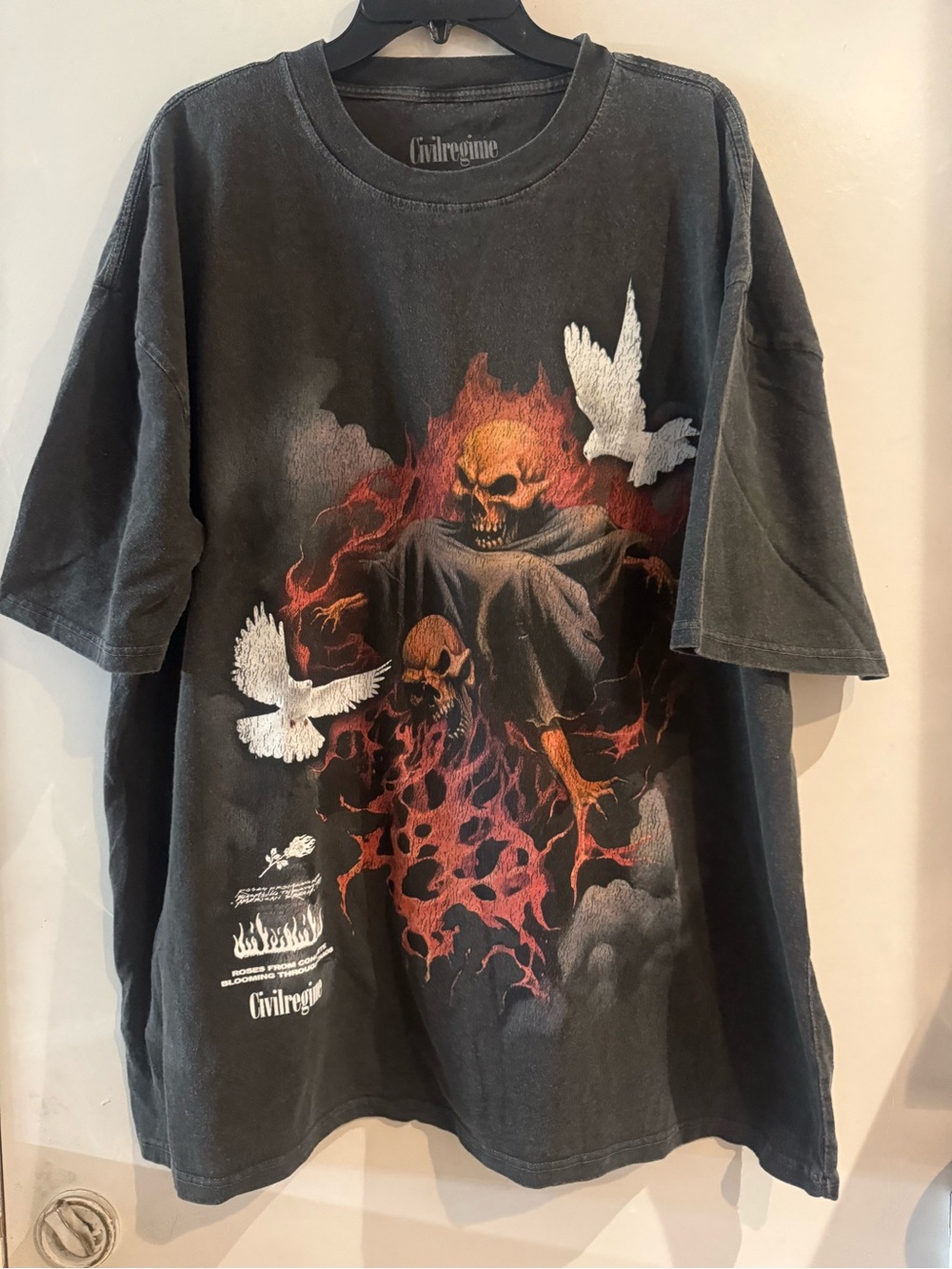 civil regime size 2XLARGE oversized FLAMING SKULL & DOVE GRAPHIC TEE DARC